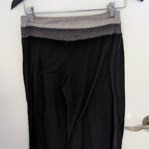 Womens Small Capri Style Pants - Picture 3 of 3